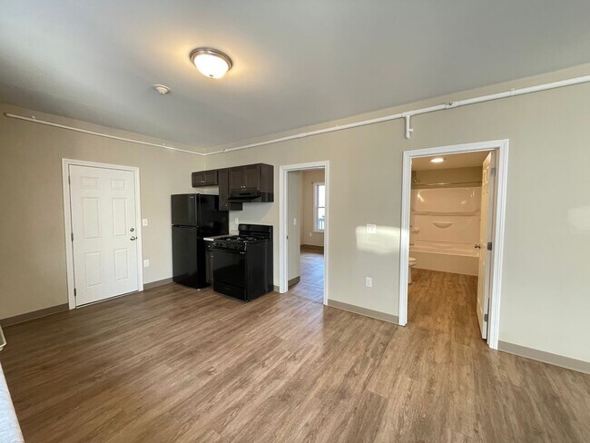 Photo - 463 Beech St Unit 2