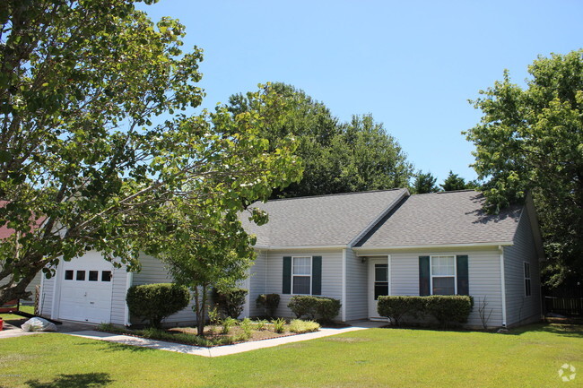 Building Photo - 830 S Dogwood Ln Rental