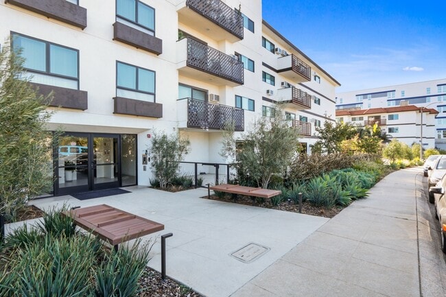 Sepulveda West Apartments