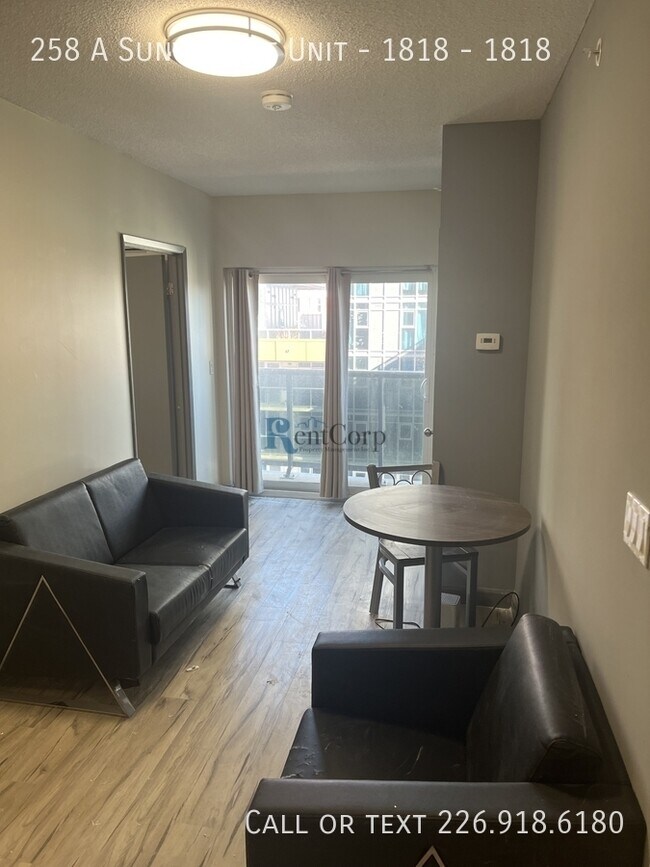 Photo - 258A Sunview St