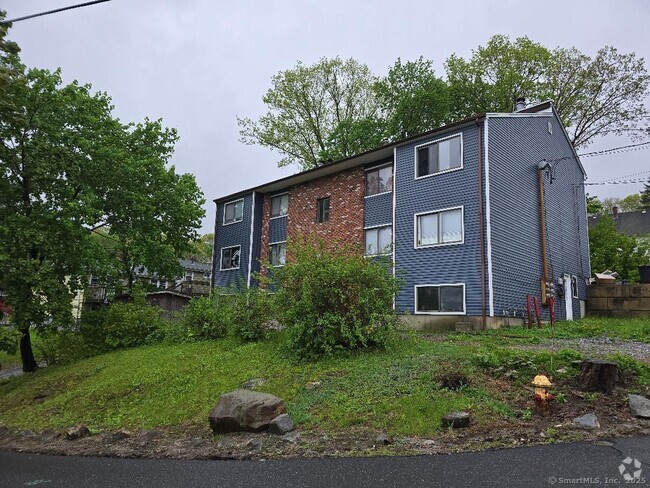 Building Photo - 44 Armand Dr Unit B Rental