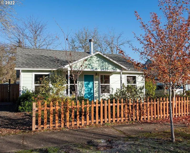 Building Photo - 325 E 31st Ave Rental