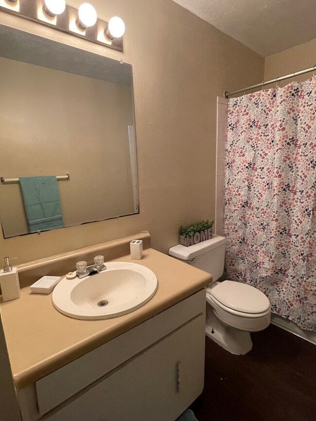 Bathroom - Clover Leaf Apartment Homes