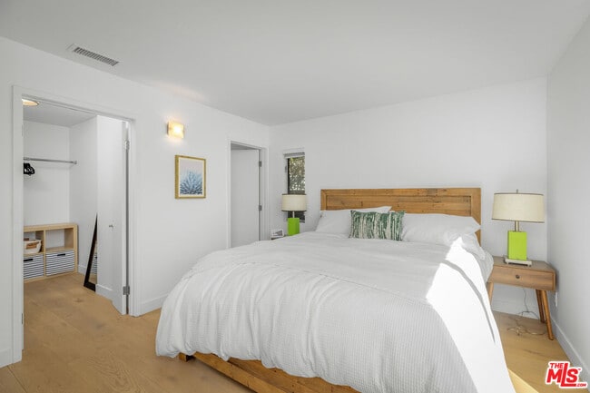 Photo - 12312 Charnock Rd