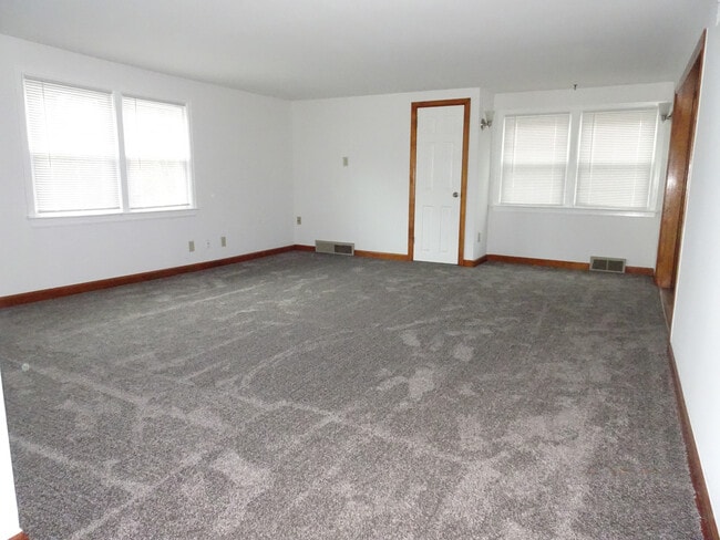 sala de estar - 833 S Cory St Unidad 4