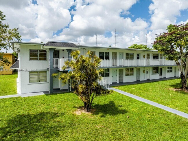 Photo - 20310 NE 2nd Ave Unit 24