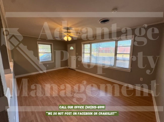 Photo - 1601 Robins St