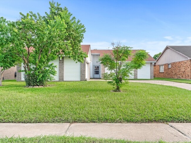 Photo - 13515 Wimbledon Oaks Dr
