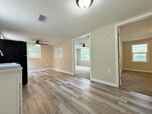 Photo - 60 Williams St