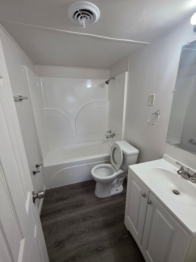 Photo - LIMITED TIME**NO APPLICATION FEE**1/2 OFF DEPOSIT**