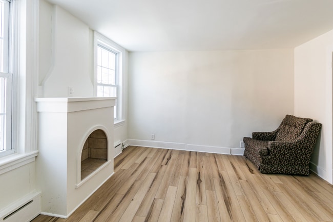 Photo - 11 Charlotte St Unidad Apt-4