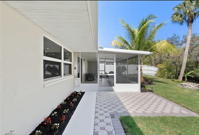 Photo - 27105 Center Ave