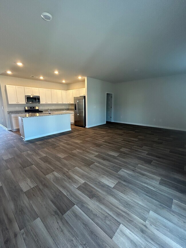 Photo - 404 Lehamite Ct