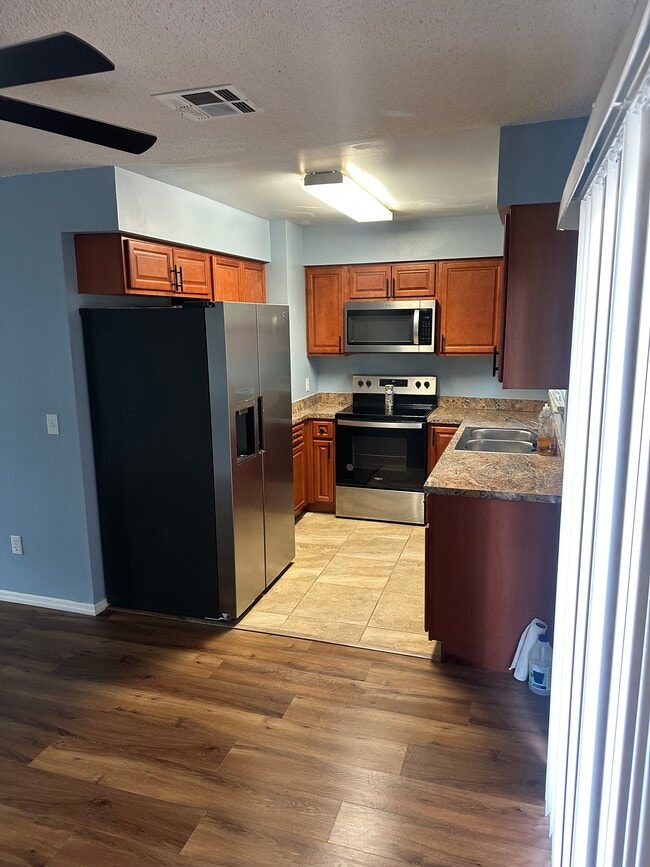 Photo - 345 Chinaberry Ave