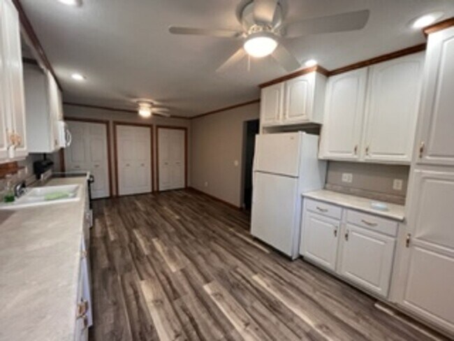 Photo - Single Family 2 bedroom 2 bath in LeClaire House