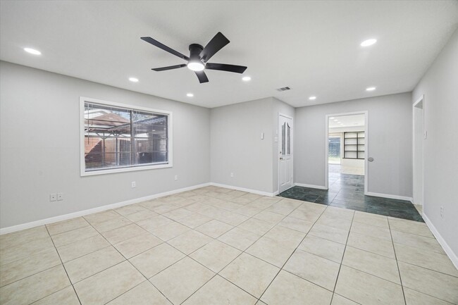 1703 Raintree Dr