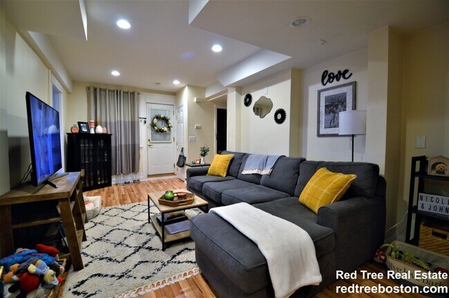 Photo - 195 Winthrop Rd