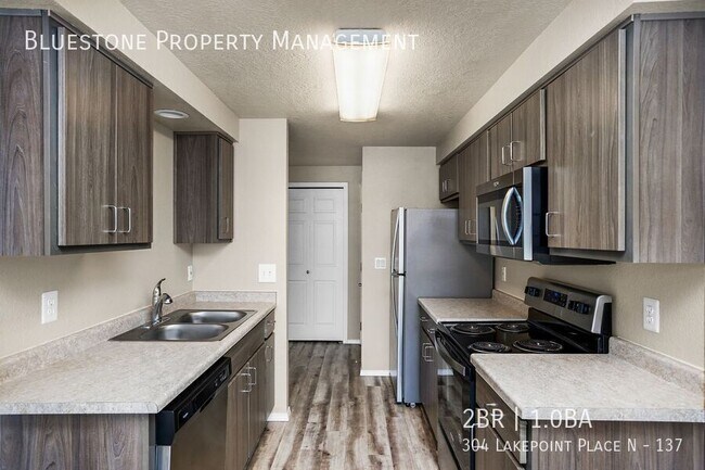 Photo - 304 Lakepoint Pl N Unidad 137