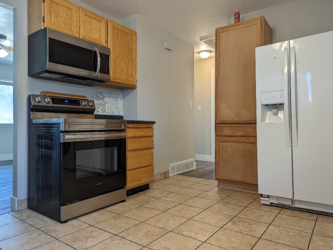 Photo - 1089 W 300 N St