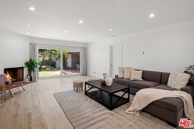 Photo - 12801 Friar St