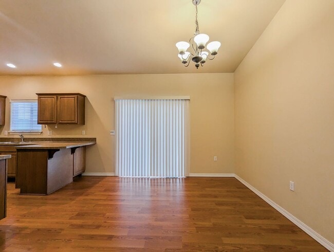 Photo - 4922 109th St NE Unit B