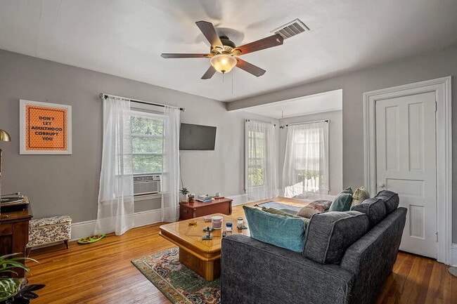 Photo - 514 Crescent St NE Unit 2