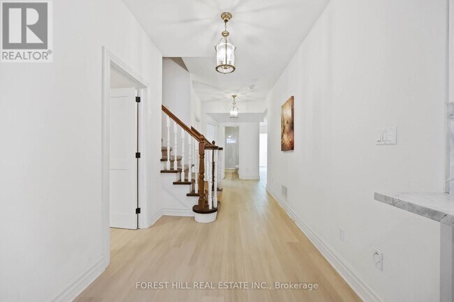 Photo - 42 Cotswold Crescent