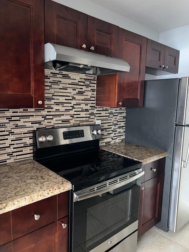 10112 Twin Lakes Dr Unit 11-E