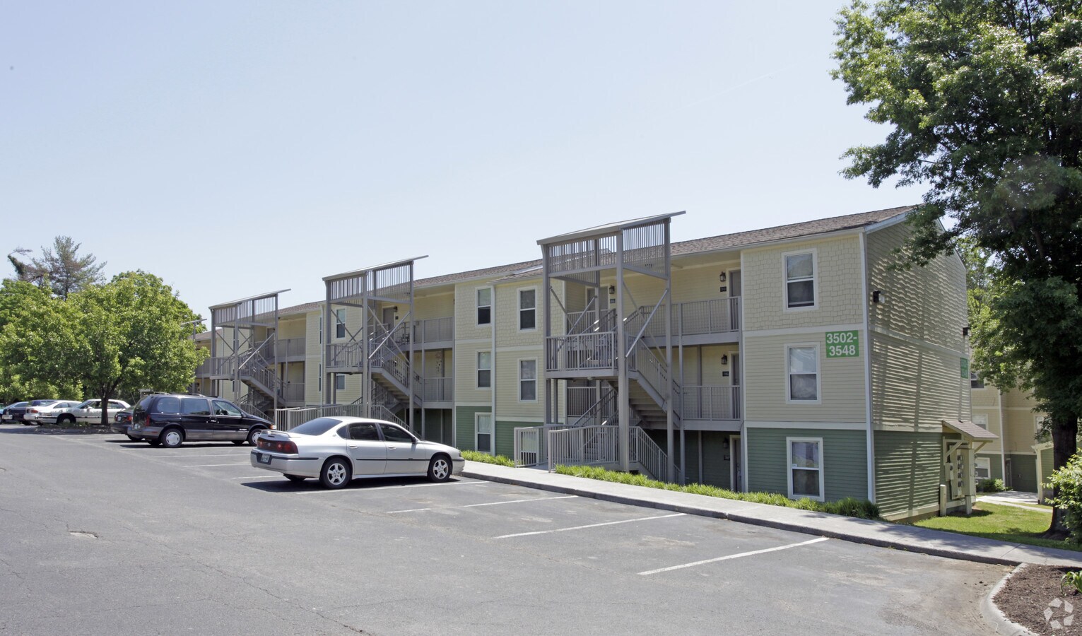 Photo - Valley Oaks Apartments