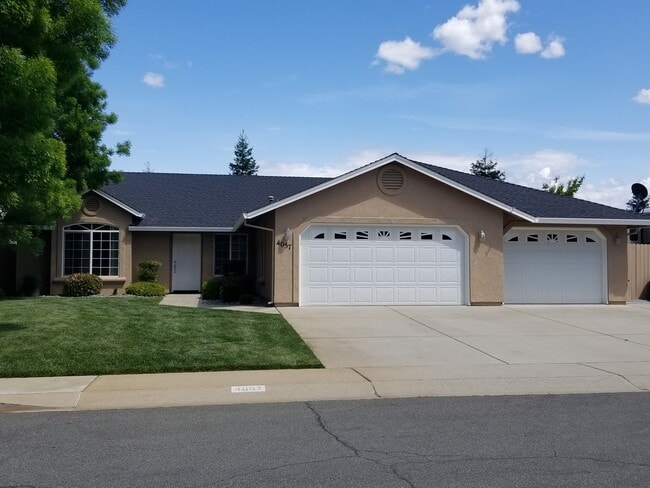 Building Photo - 4057 Saffron Way