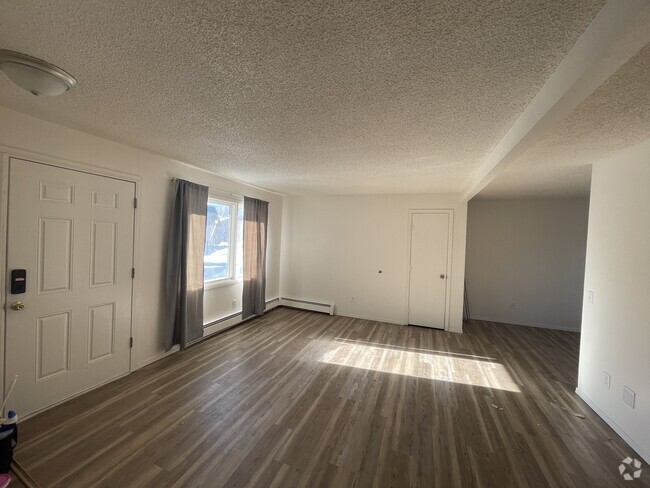Building Photo - 8531 Golden St Unit Apt 1