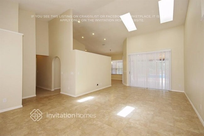 Photo - 1450 Thornhill Cir