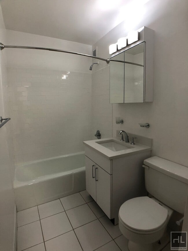 Photo - WEST 22 STREET Unidad 4H