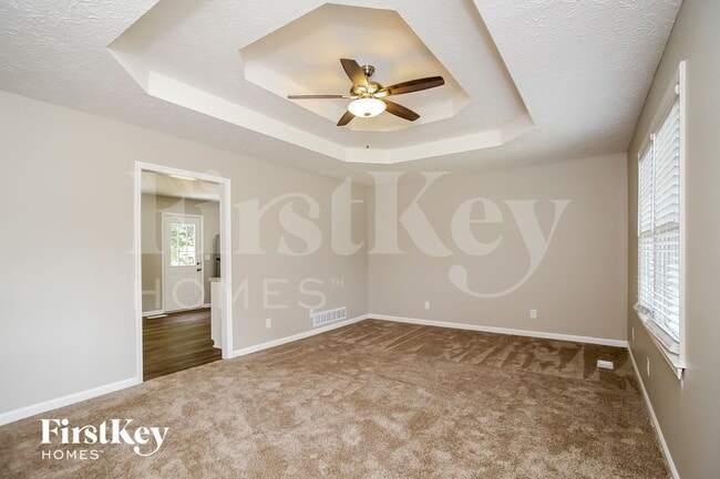 Photo - 127 McWhirter Pl