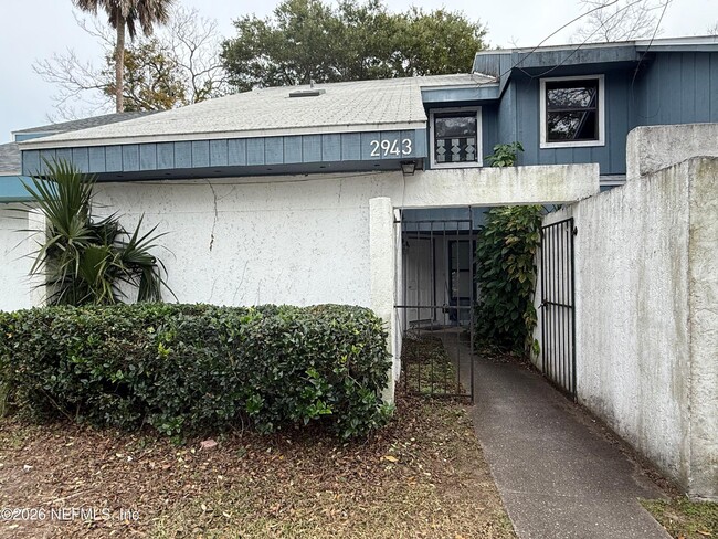 Photo - 2943 Bayshore Dr E