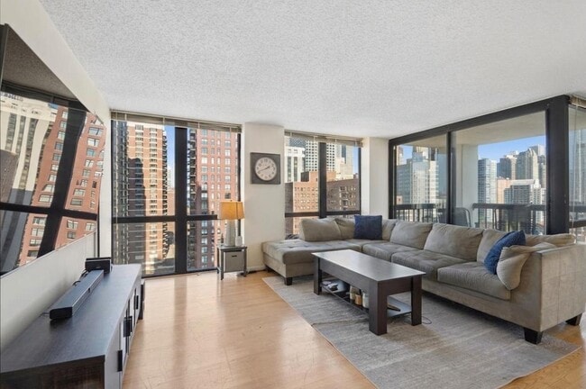 Photo - 1122 N Clark St Unit 2108