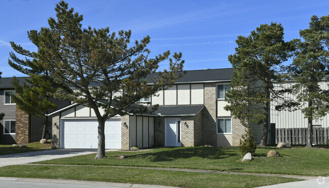 Building Photo - Evergreen Village Rental