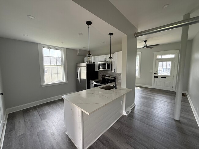 Building Photo - 1530 New Holland Rd Unit Apt A