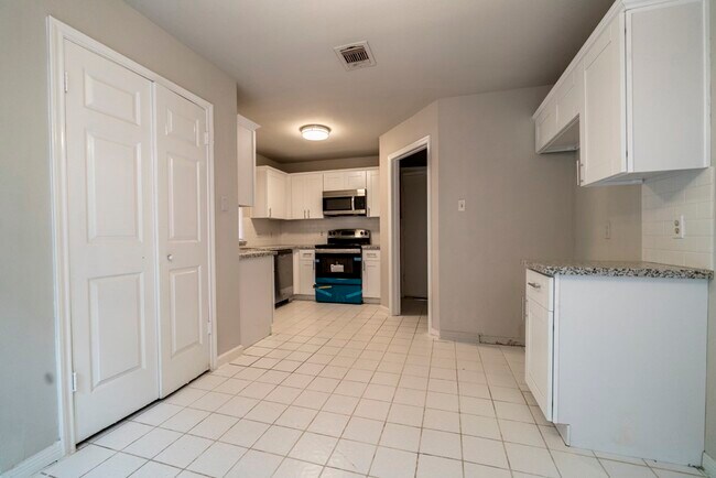 Photo - 11611 Glenwolde Dr