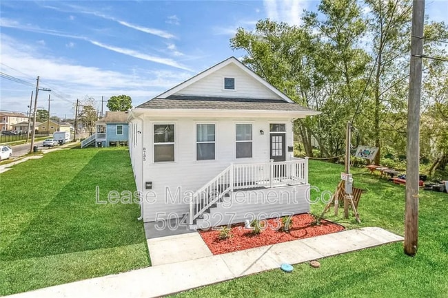 Building Photo - 8733 Olive St Rental