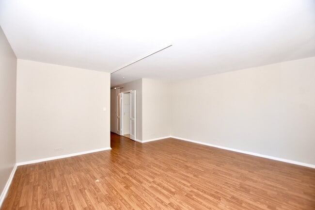 Photo - 152 W Superior St Unit 4R