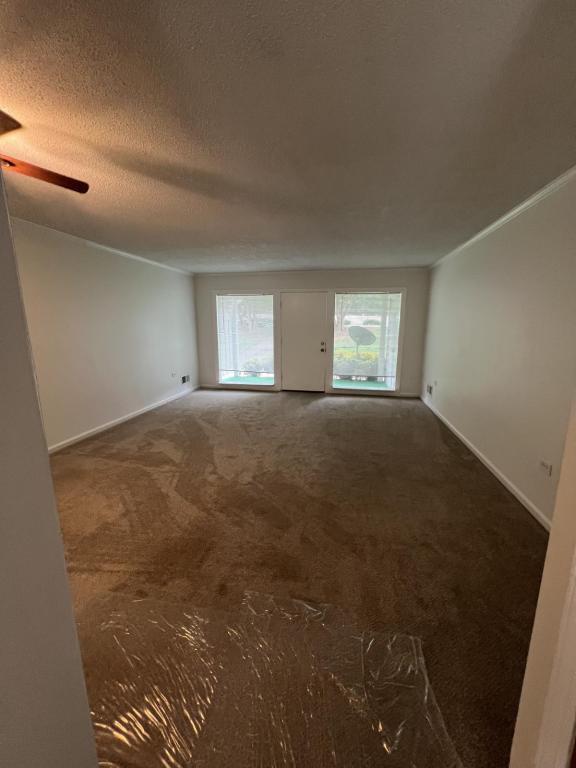 Photo - 101 Oxford Pl Unit 14