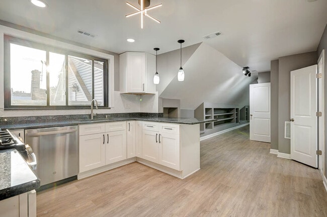 Photo - 2525 W Haddon Ave Unit 3