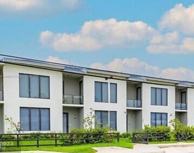 Building Photo - 488 NW 40th Ct