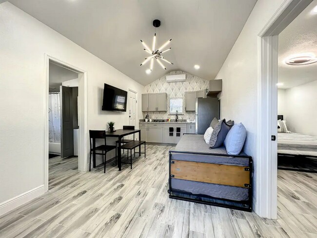 Photo - 2008 Page Ave Unit 2