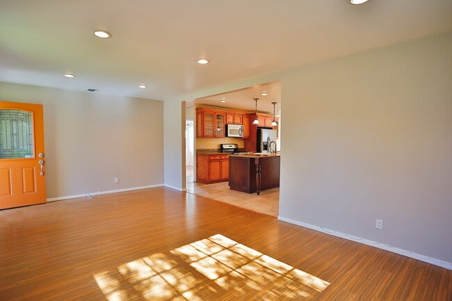 Photo - Beautiful North Hollywood 3 Bedroom, 2 Bath Single Family Home *** Non-Smoking***