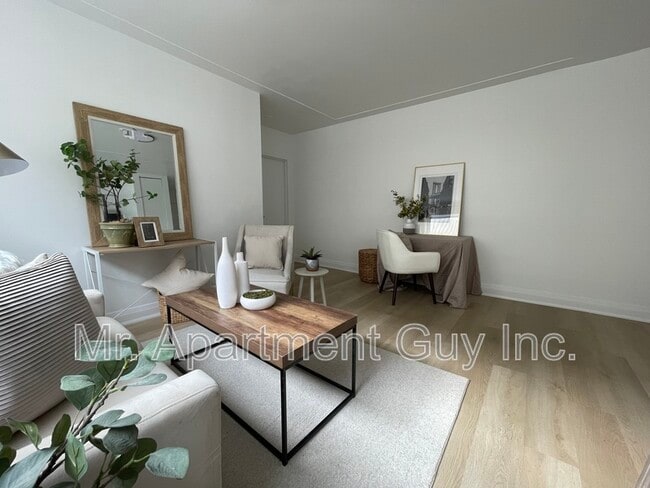 Photo - 1284 Fennell Ave E Unit Suite 6