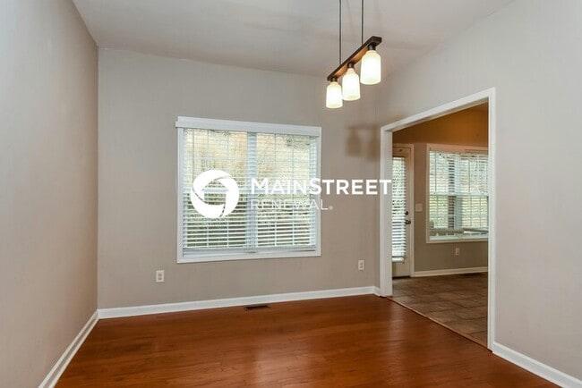 Photo - 4 Bedroom Pet-Friendly Home in Cartersville, GA with Main Street Renewal