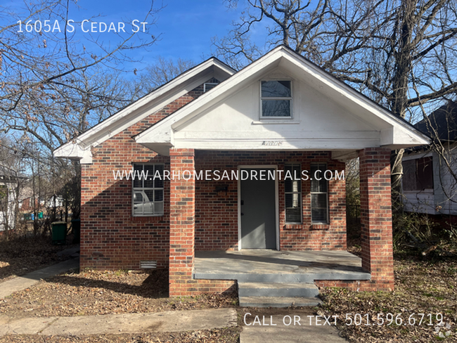 Building Photo - 1605A S Cedar St | 2 Bedrooms | 1 Bathroom Rental