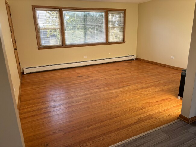 Building Photo - 7350 W Belmont Ave Rental